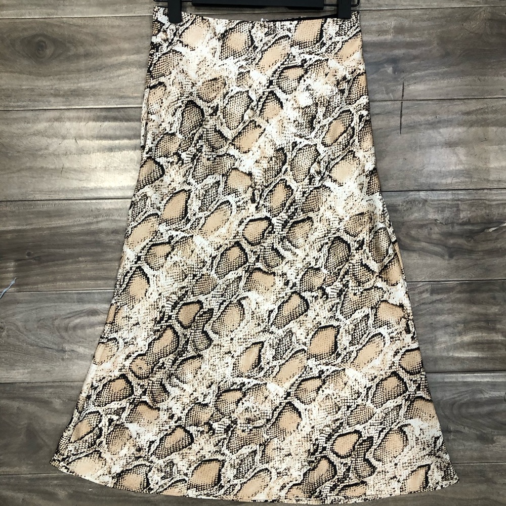 🎉 SALE! Snakeskin Print Midi Skirt - Picture 9 of 12